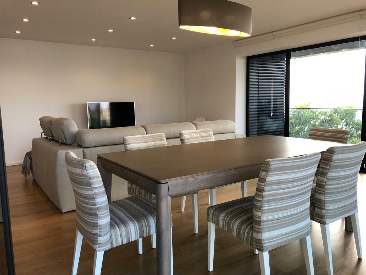 Astro Vista Madeira Apartments ฟุงชาล ภายนอก รูปภาพ
